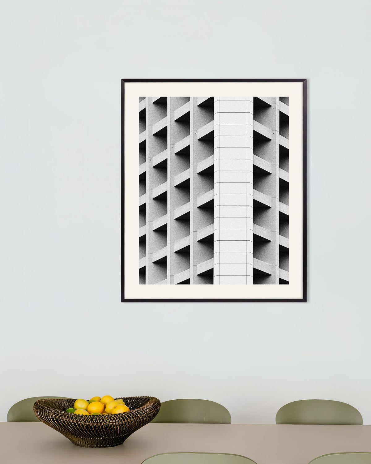 Affiche « Façade à caissons et bande blanche », avec un cadre en métal