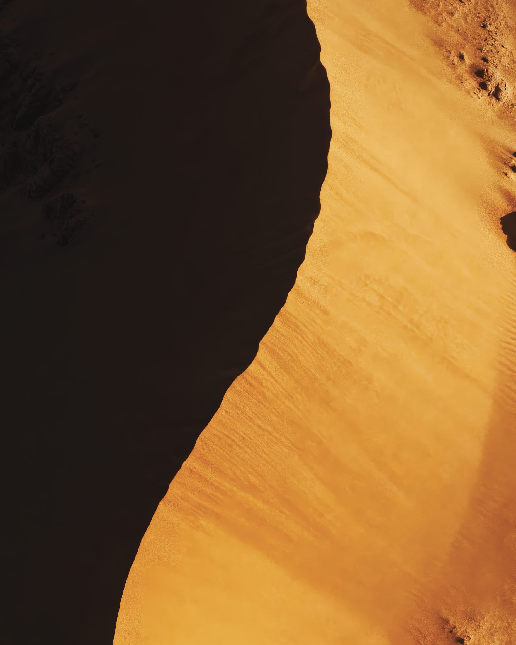 Poster Courbe de Dune Dorée, Affiche Ombre du Désert
