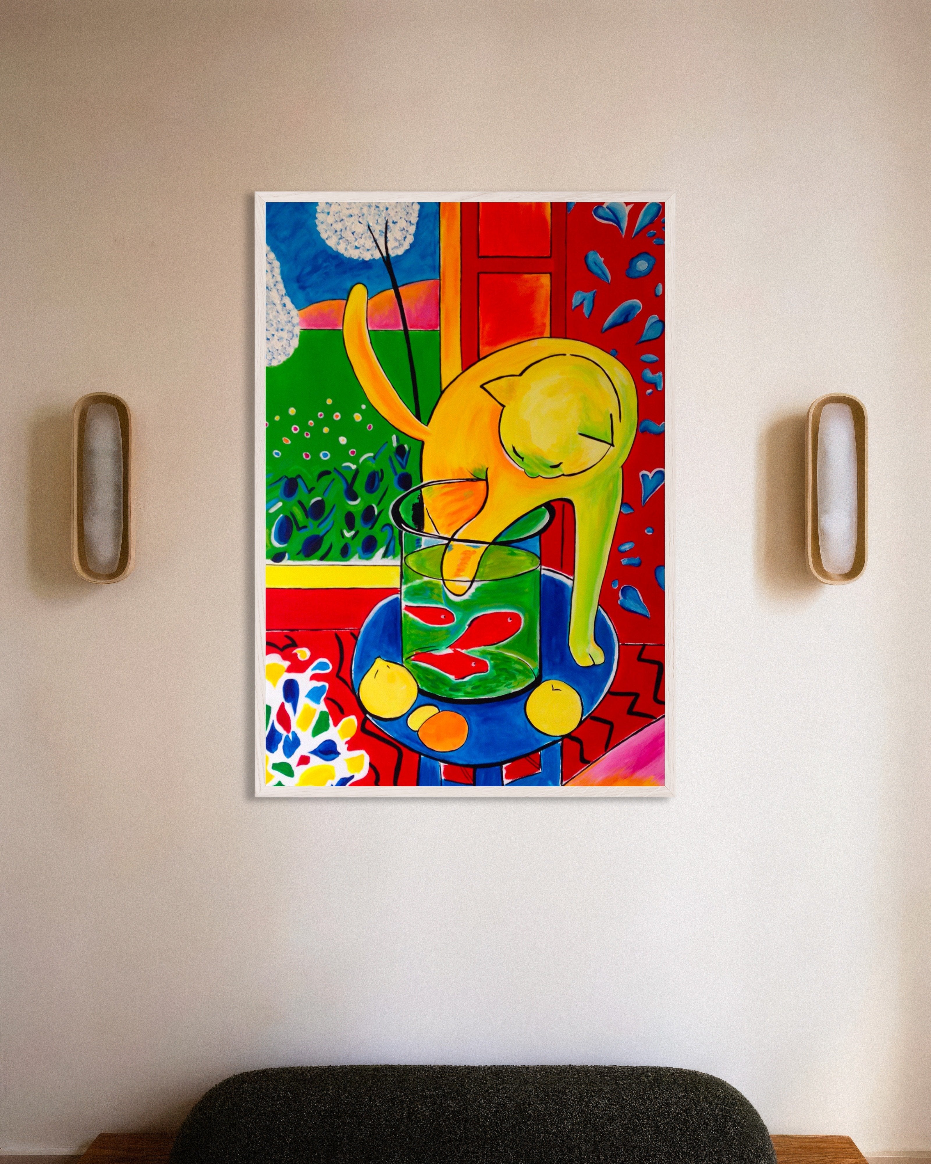 Poster of Le chat aux poissons rouges (1914) by Henri Matisse, with white wooden frame