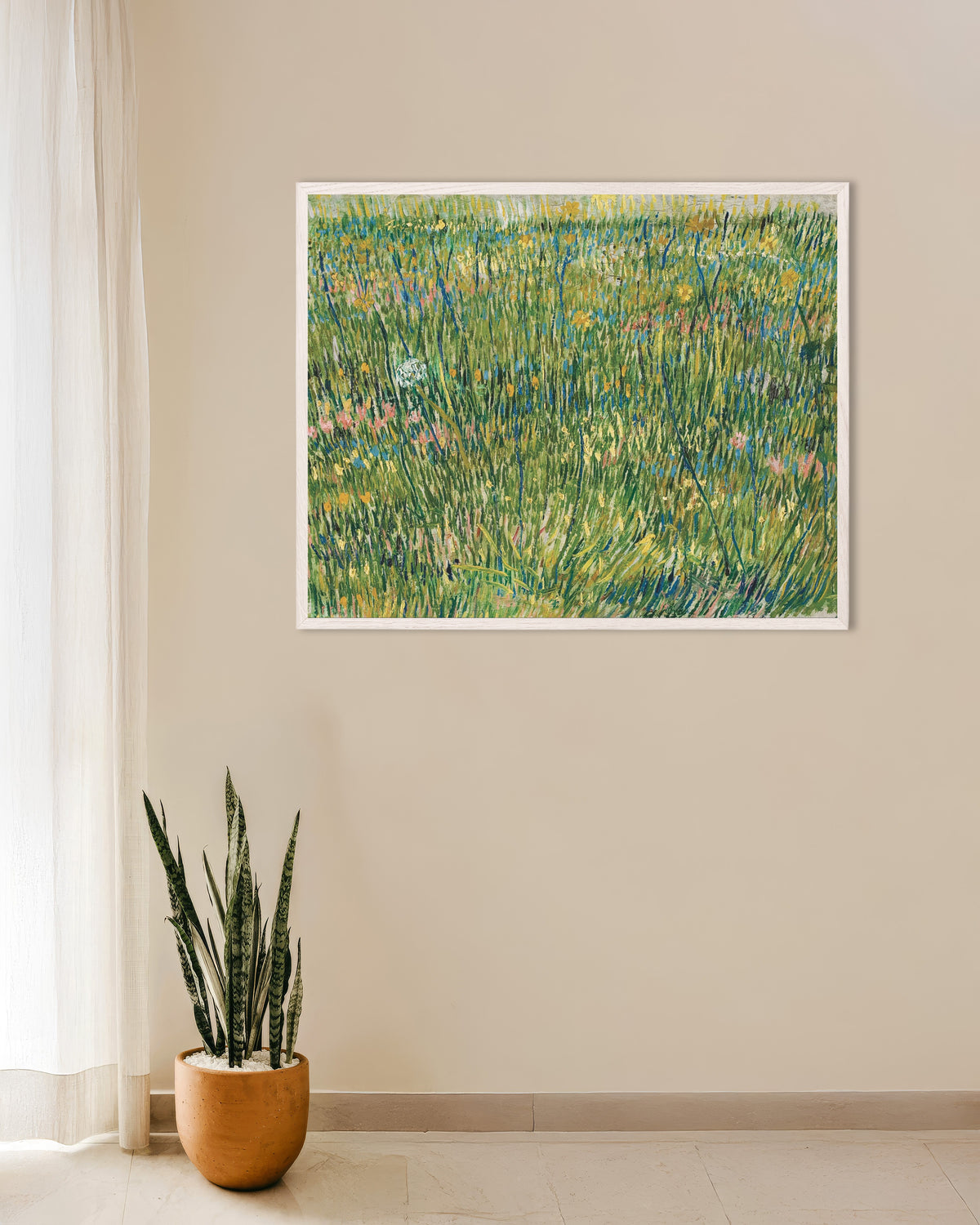 Poster Un coin d’herbe (1887) de Vincent van Gogh, avec un cadre en bois blanc