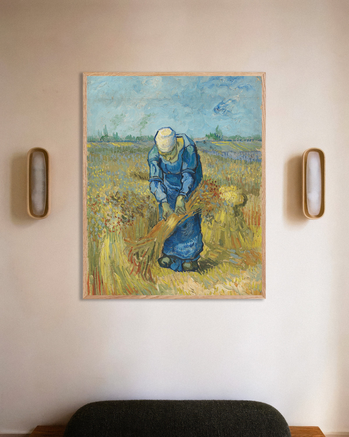 Poster de Paysanne liant des gerbes, d’après Millet (1889), Vincent van Gogh, avec un cadre en bois naturel