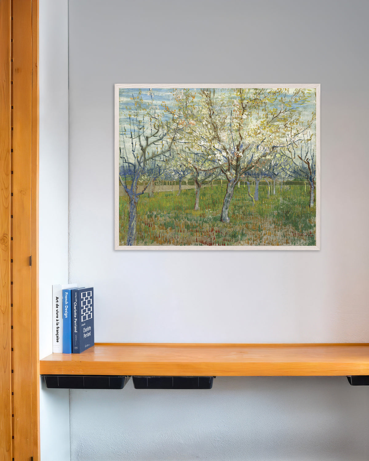 Poster de « Le Verger rose (1888) de Vincent van Gogh », avec cadre en bois blanc