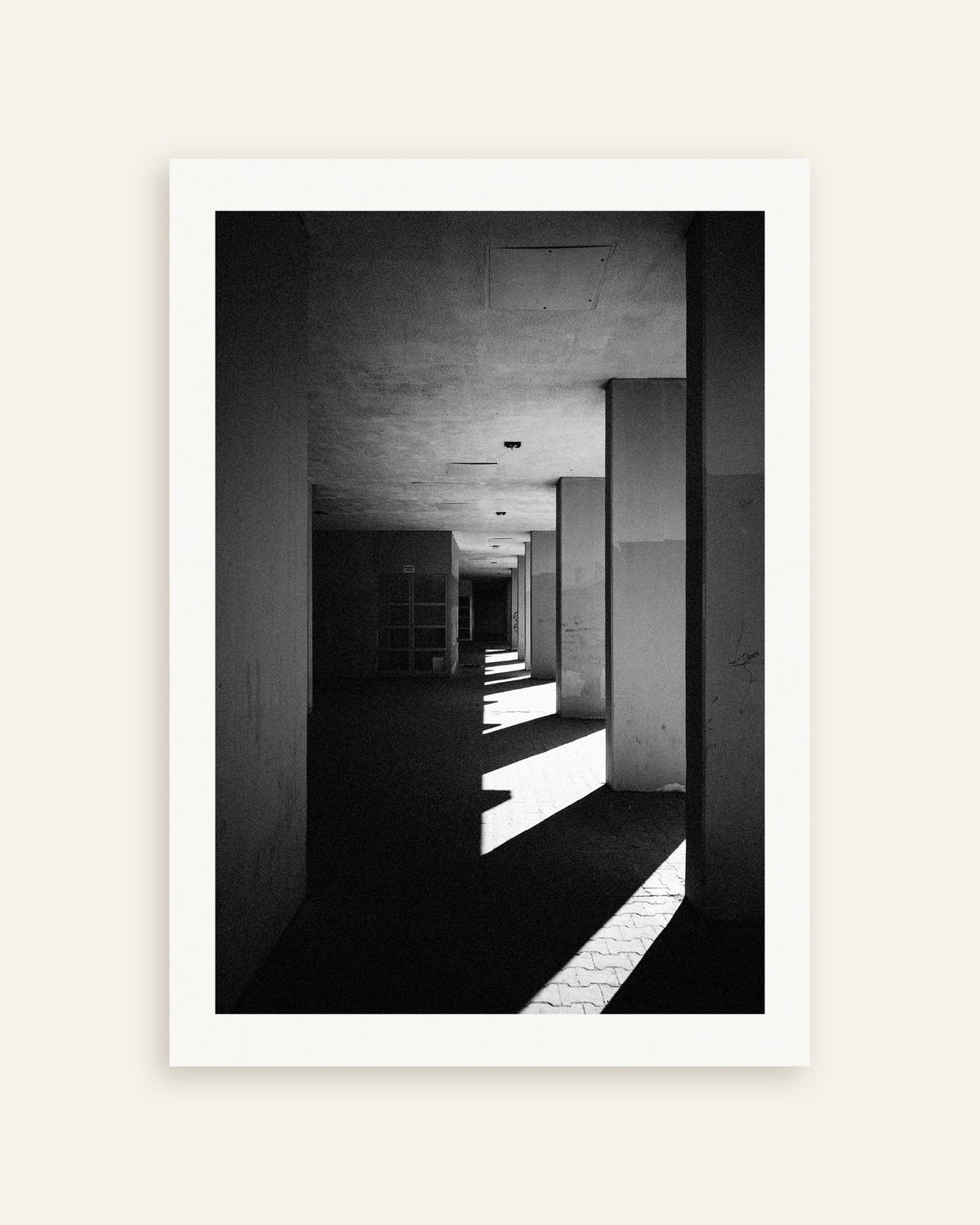 Affiche « Colonnade zébrée de soleil », vignette