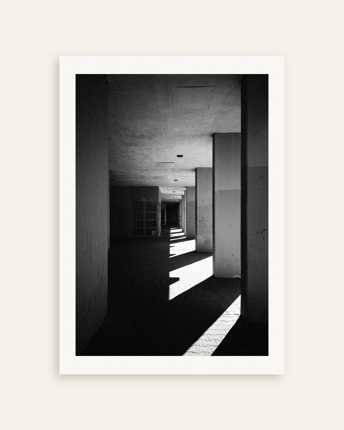Affiche « Colonnade zébrée de soleil », vignette