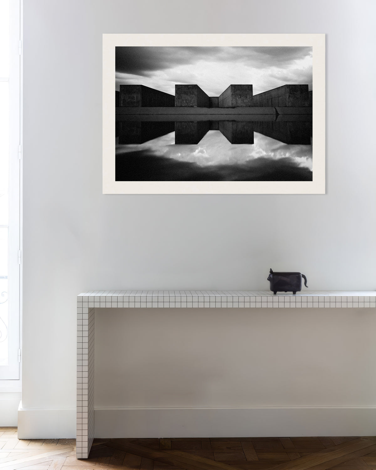 Affiche « Blocs de béton reflétés dans l’eau »