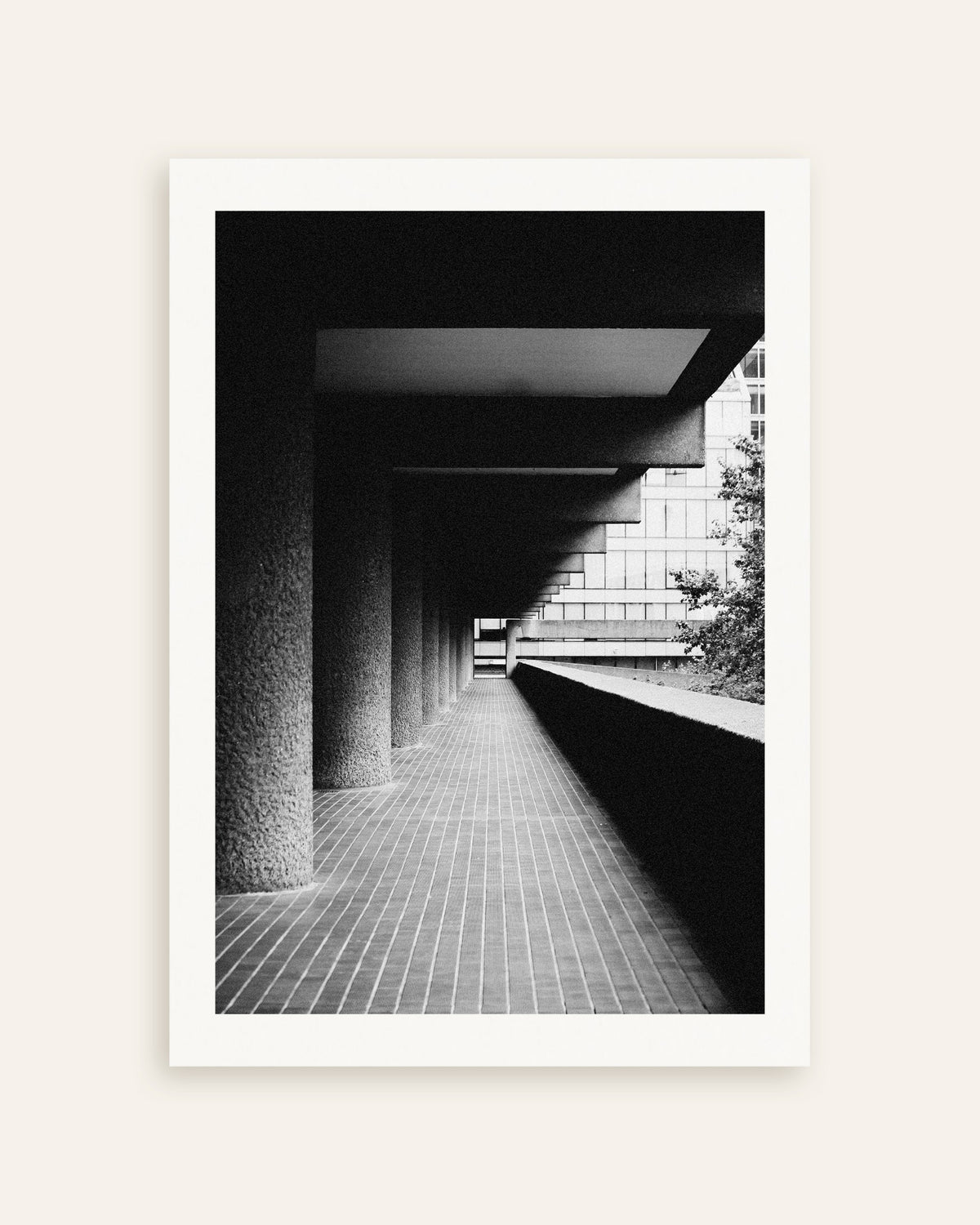 Affiche « Passage couvert aux piliers bruts », vignette