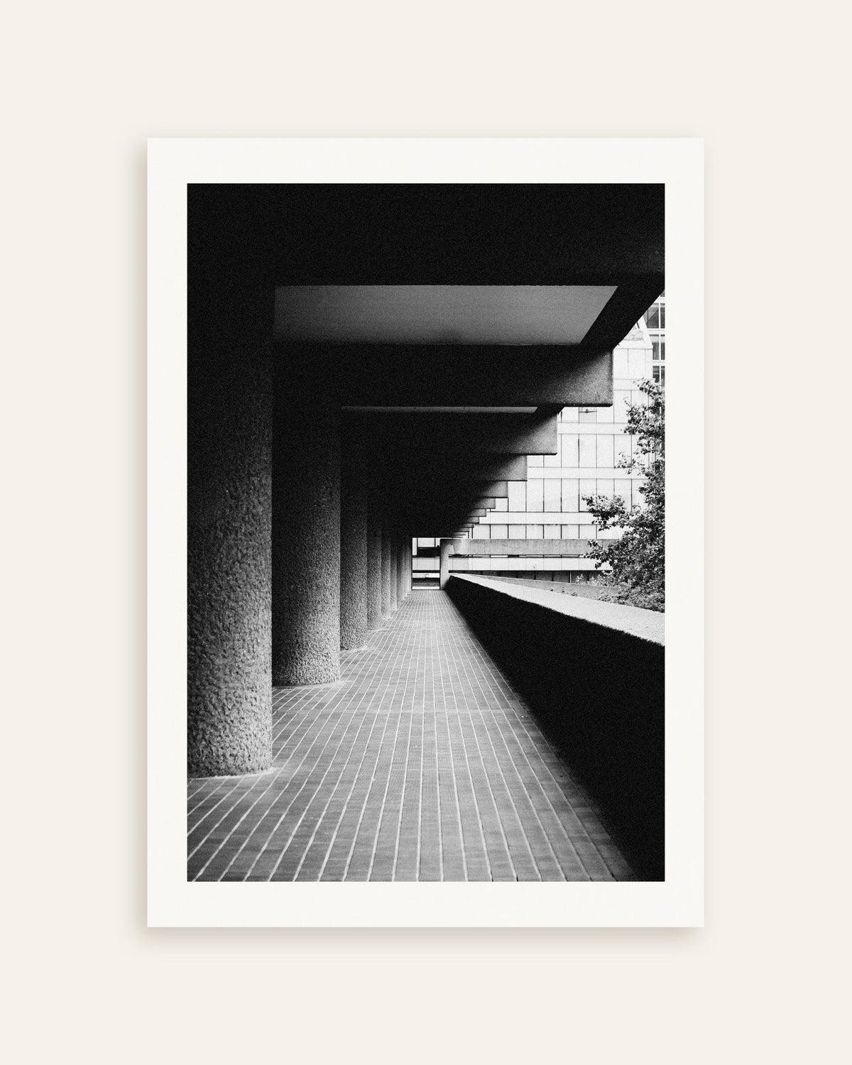 Affiche « Passage couvert aux piliers bruts », vignette