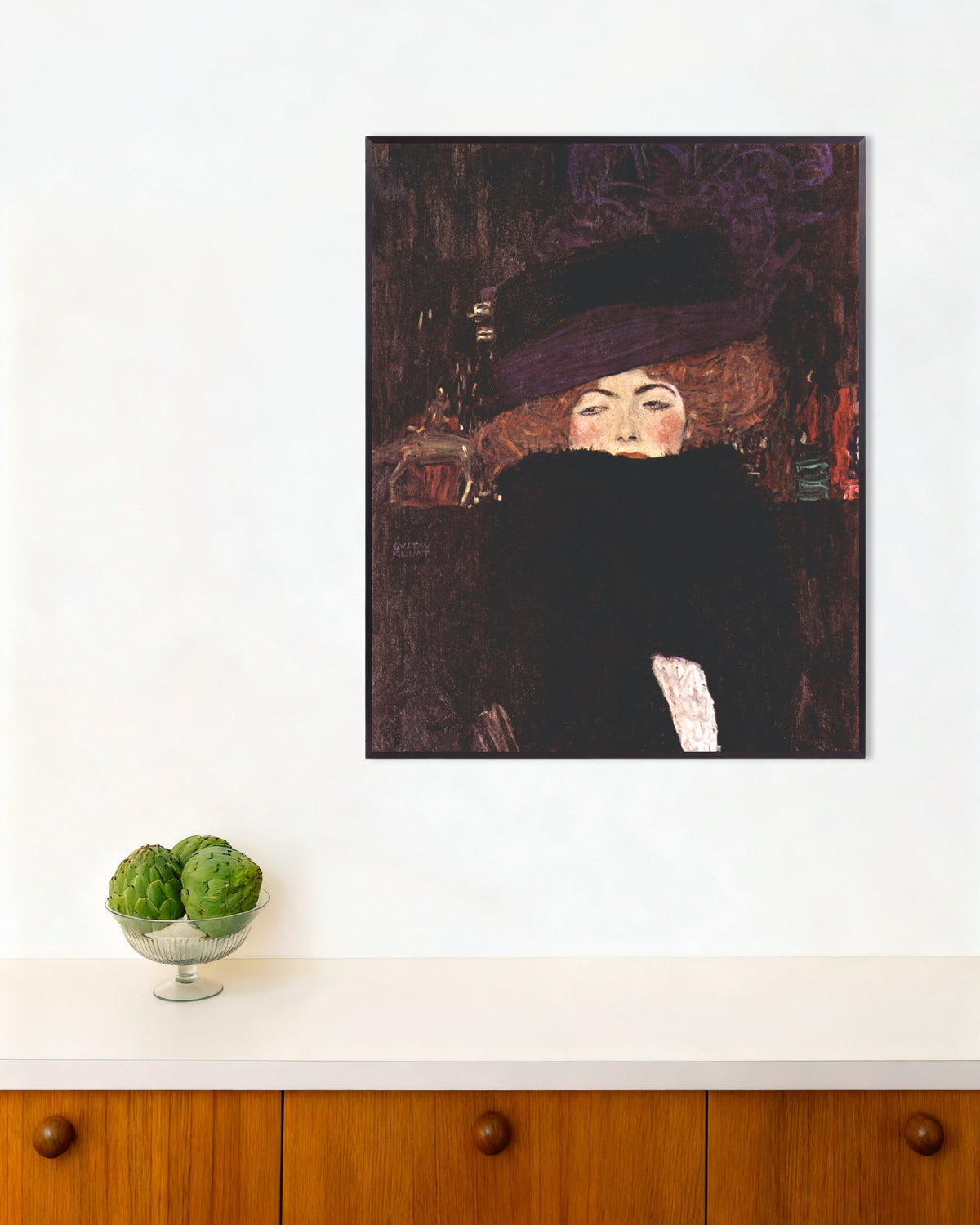Poster de Dame au chapeau et à l’étole de plumes (1909), Gustav Klimt, avec un cadre en métal