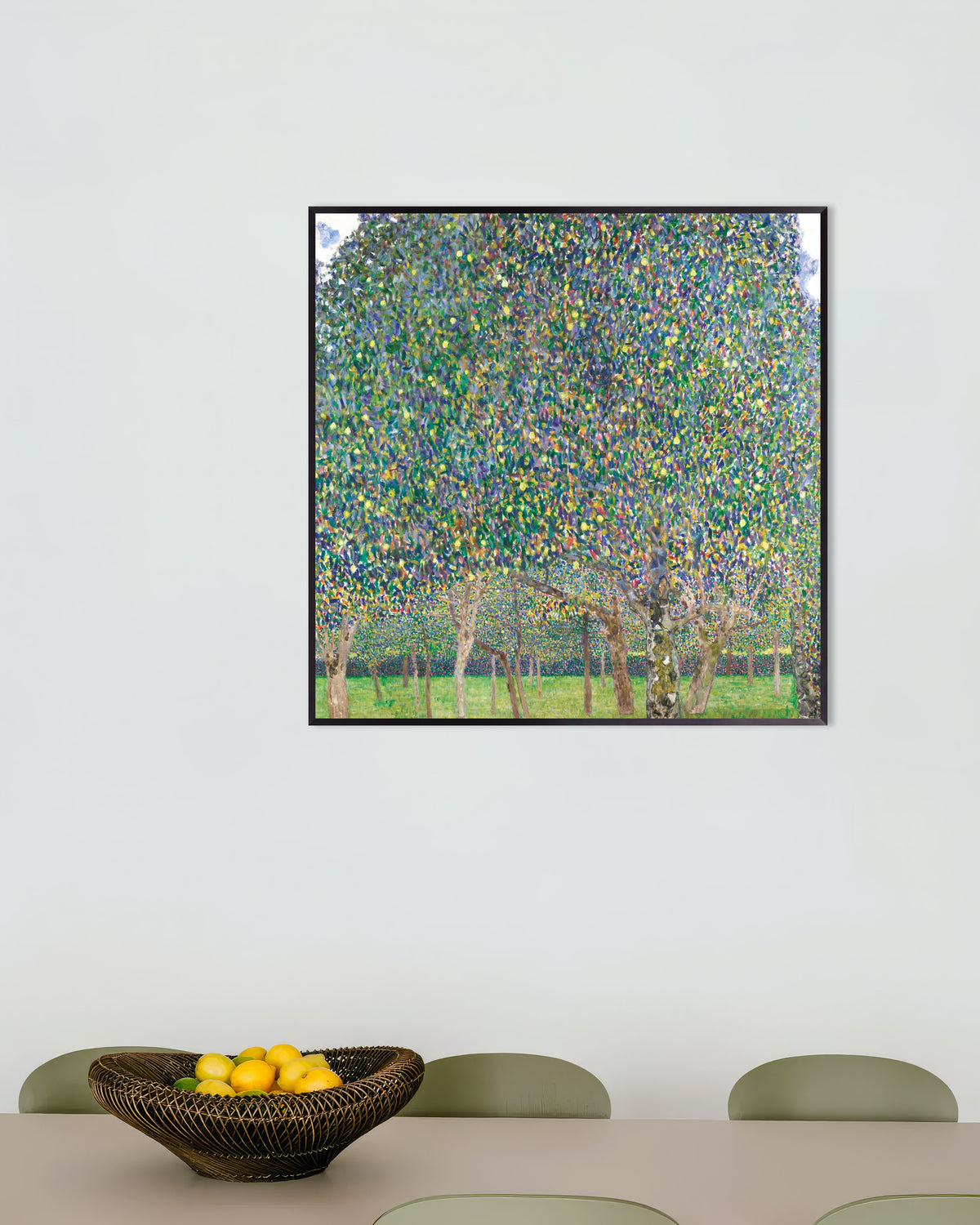 Affiche Le Poirier (1903) de Gustav Klimt, avec un cadre en métal