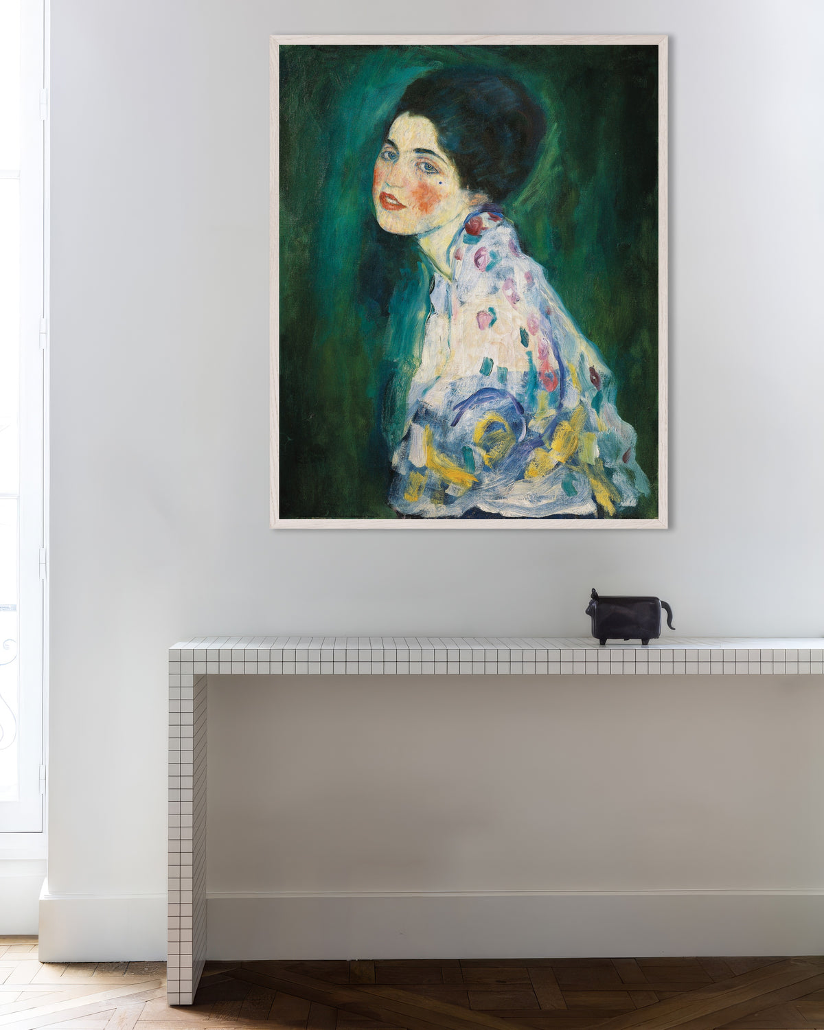 Affiche Portrait d'une dame (1916–1917) de Gustav Klimt, avec un cadre en bois blanc