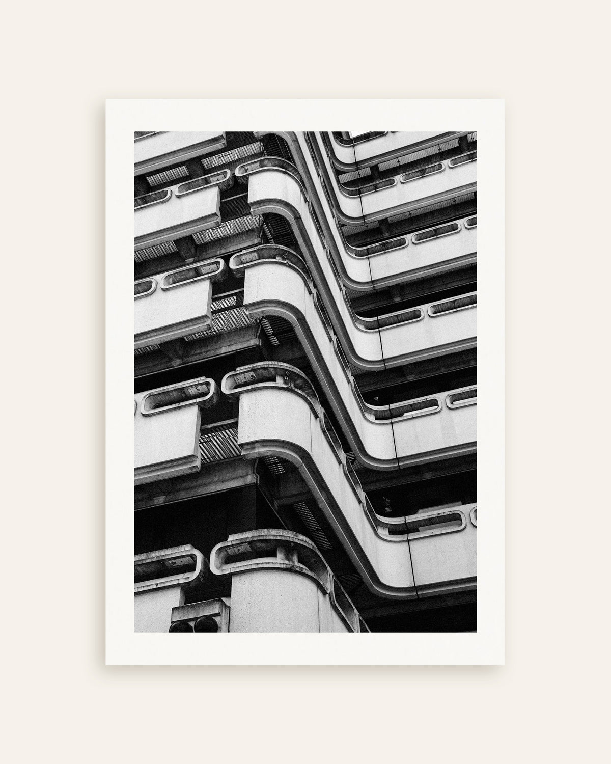 Affiche « Balcons en béton aux lignes ondulantes », vignette