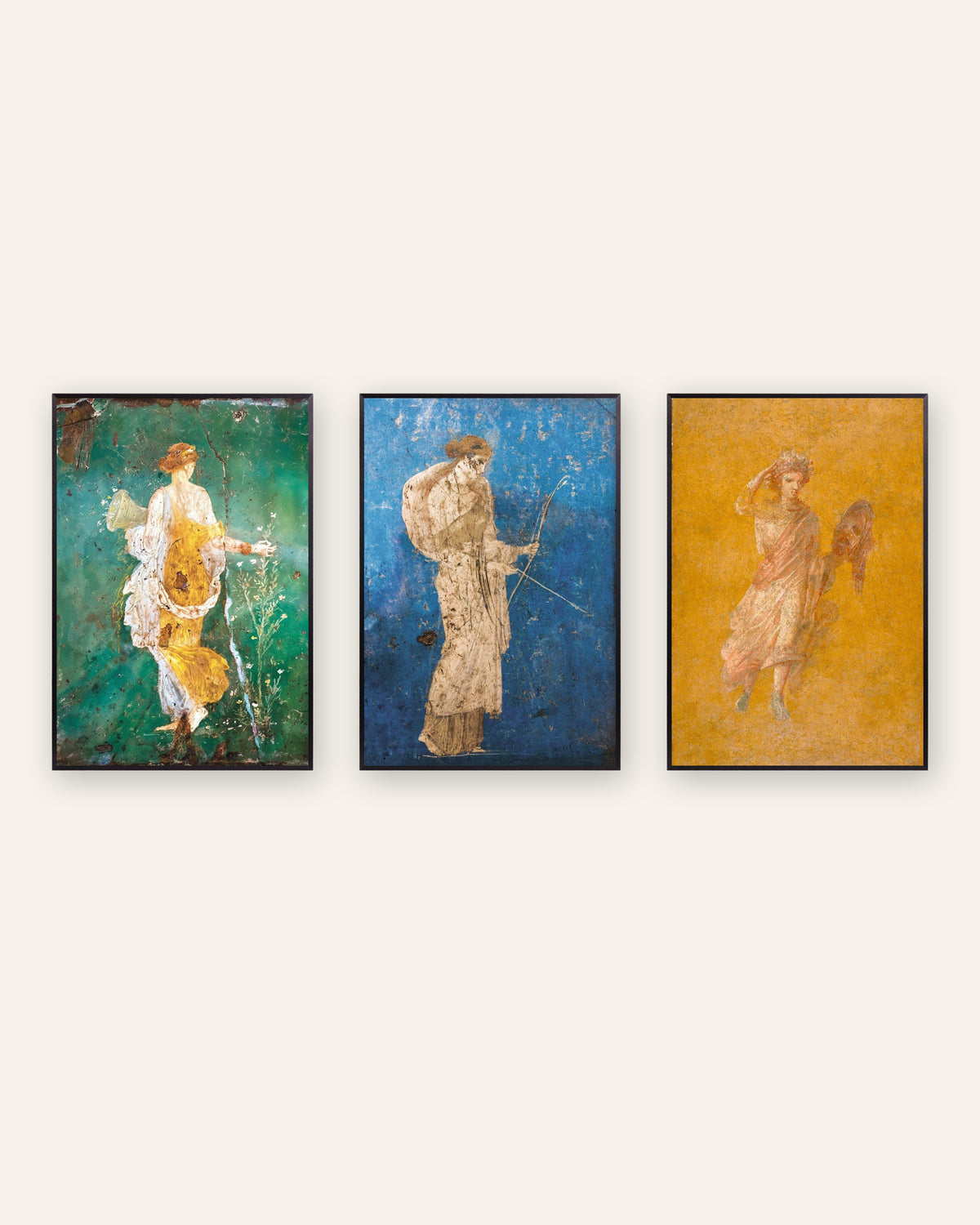 Lot de 3 affiches de fresques romaines, Flora, Artémis et Melpomène, cadres en métal noir