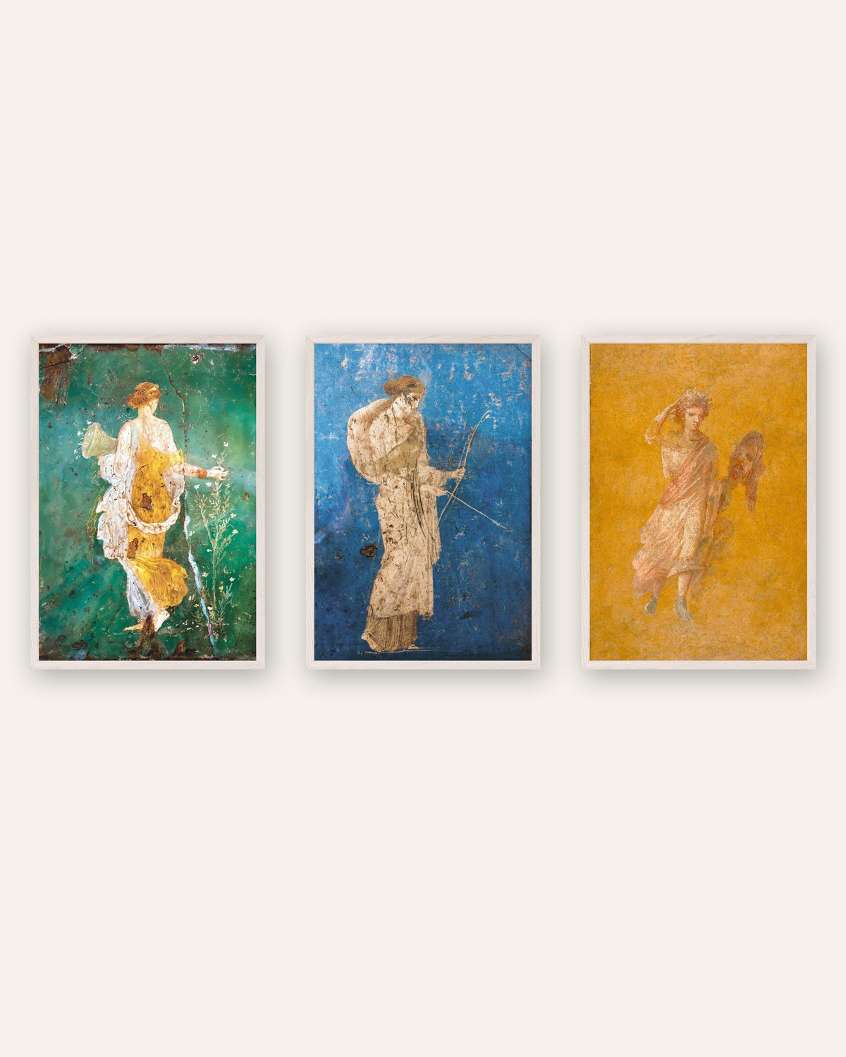 Lot de 3 affiches de fresques romaines, Flora, Artémis et Melpomène, cadres en bois blanc