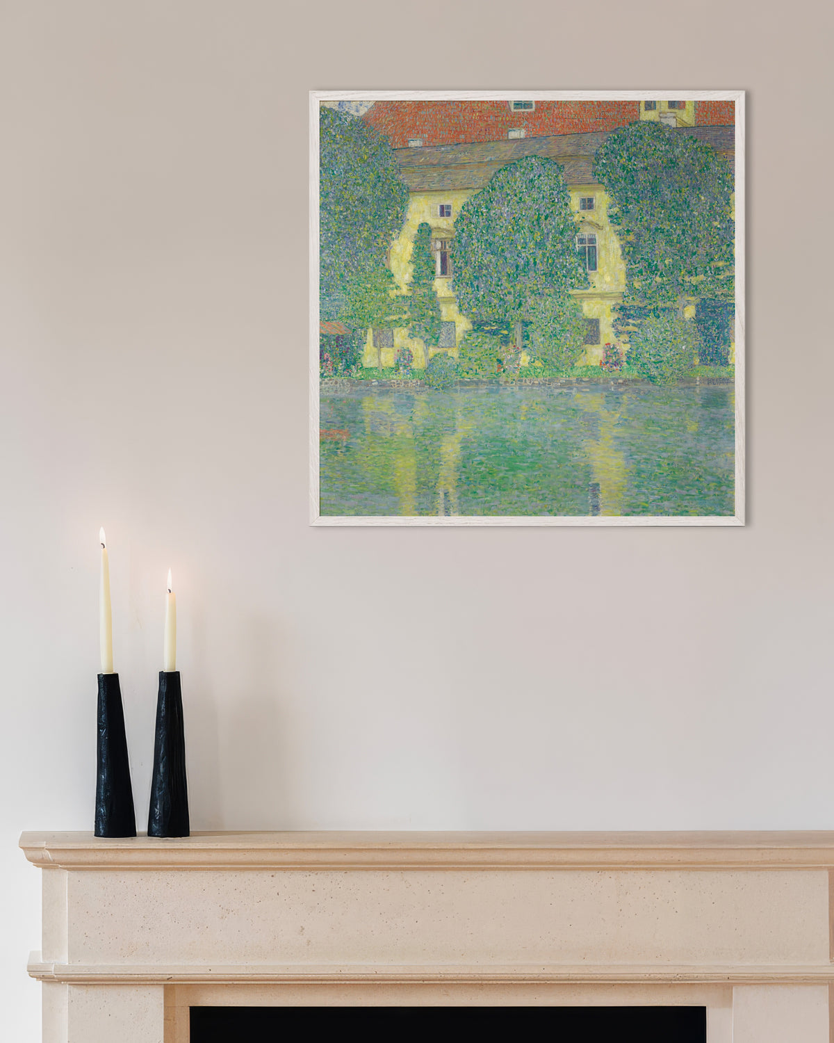Poster Schloss Kammer au bord de l’Attersee III (1910) de Gustav Klimt, avec cadre en bois blanc