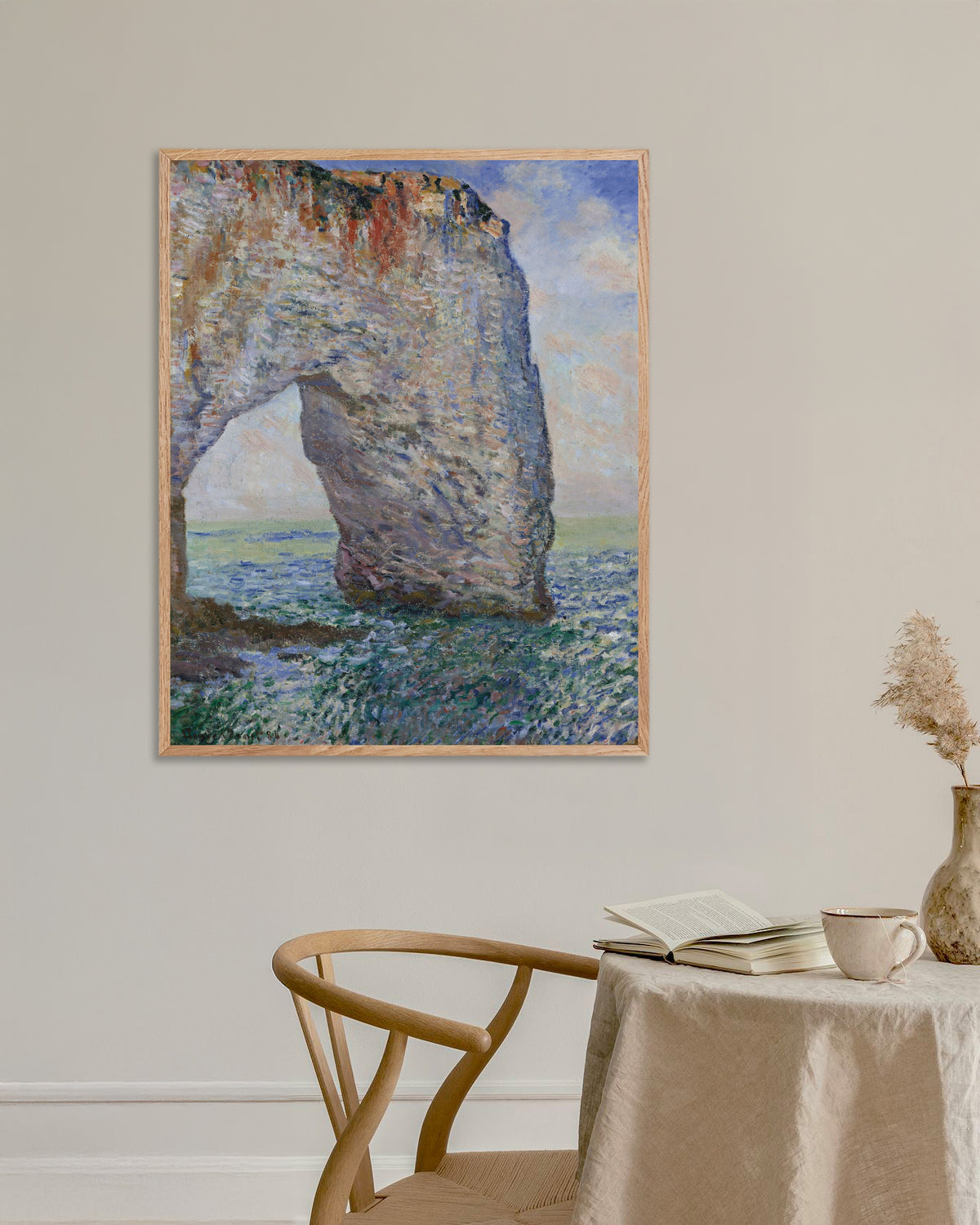 Affiche La Manneporte près d'Étretat (1886) de Claude Monet, avec un cadre en bois naturel