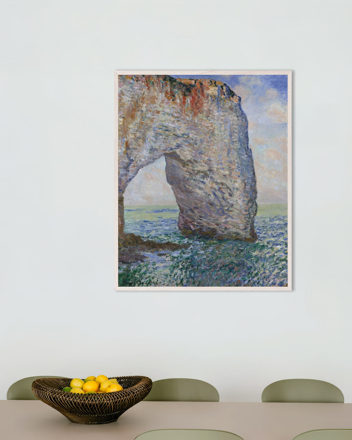 Affiche La Manneporte près d'Étretat (1886) de Claude Monet, avec un cadre en bois blanc