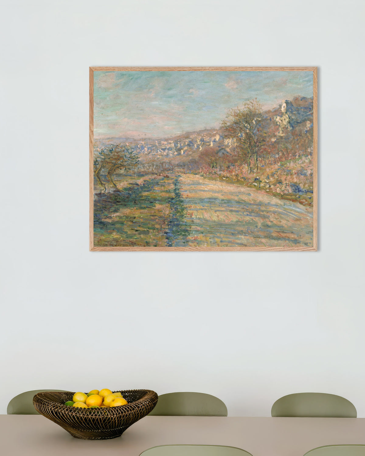 Affiche La Route de La Roche-Guyon (1880) de Claude Monet, avec un cadre en bois naturel