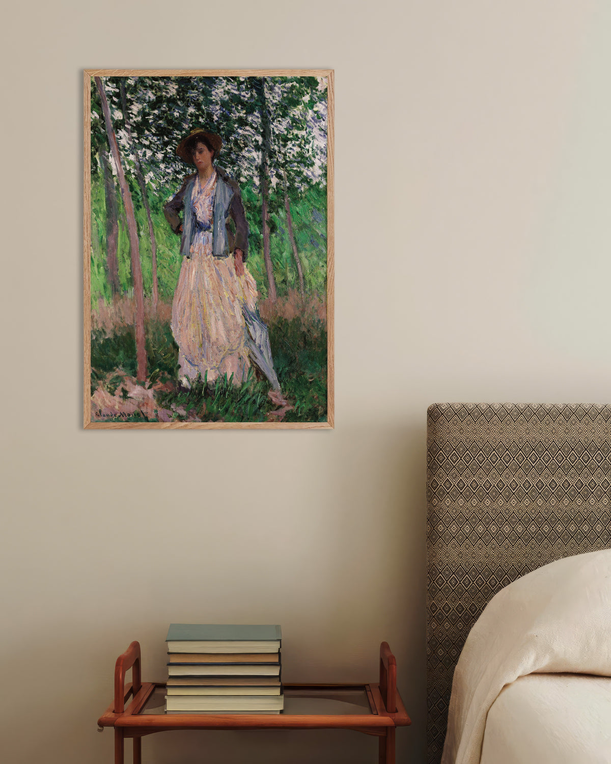 Affiche La Promeneuse, Suzanne Hoschedé (1887) de Claude Monet, avec un cadre en bois naturel