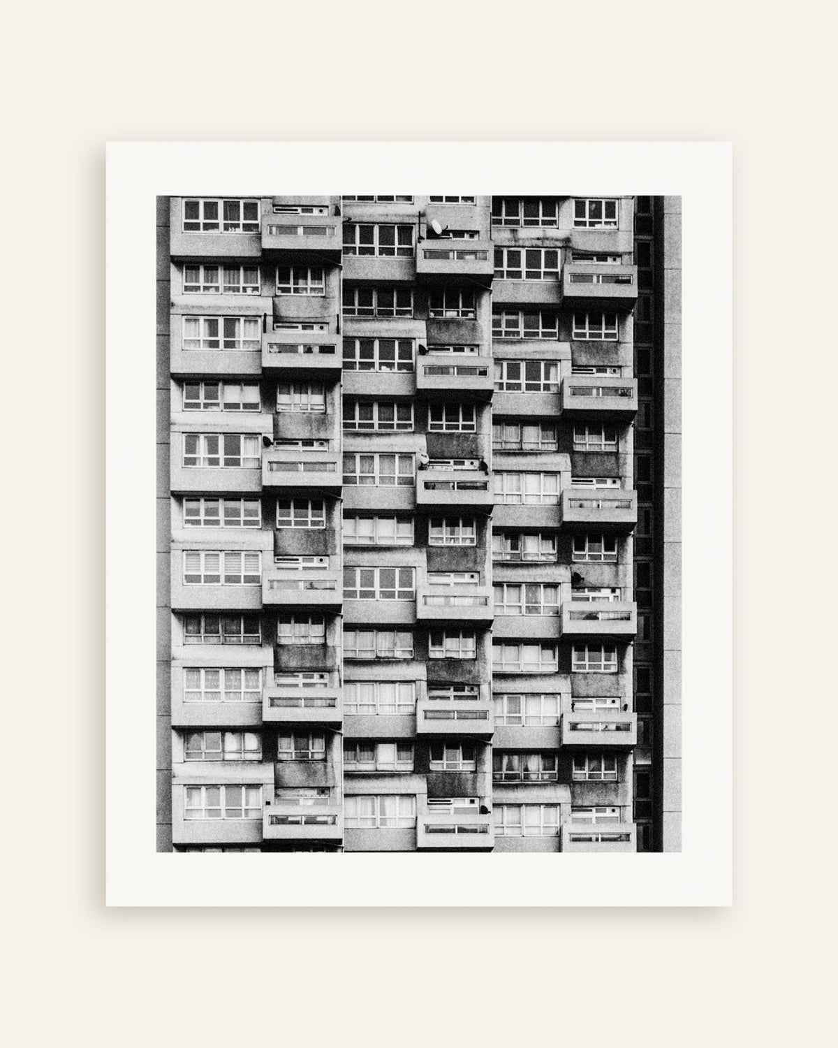 Affiche « Façade d’immeuble avec balcons », vignette