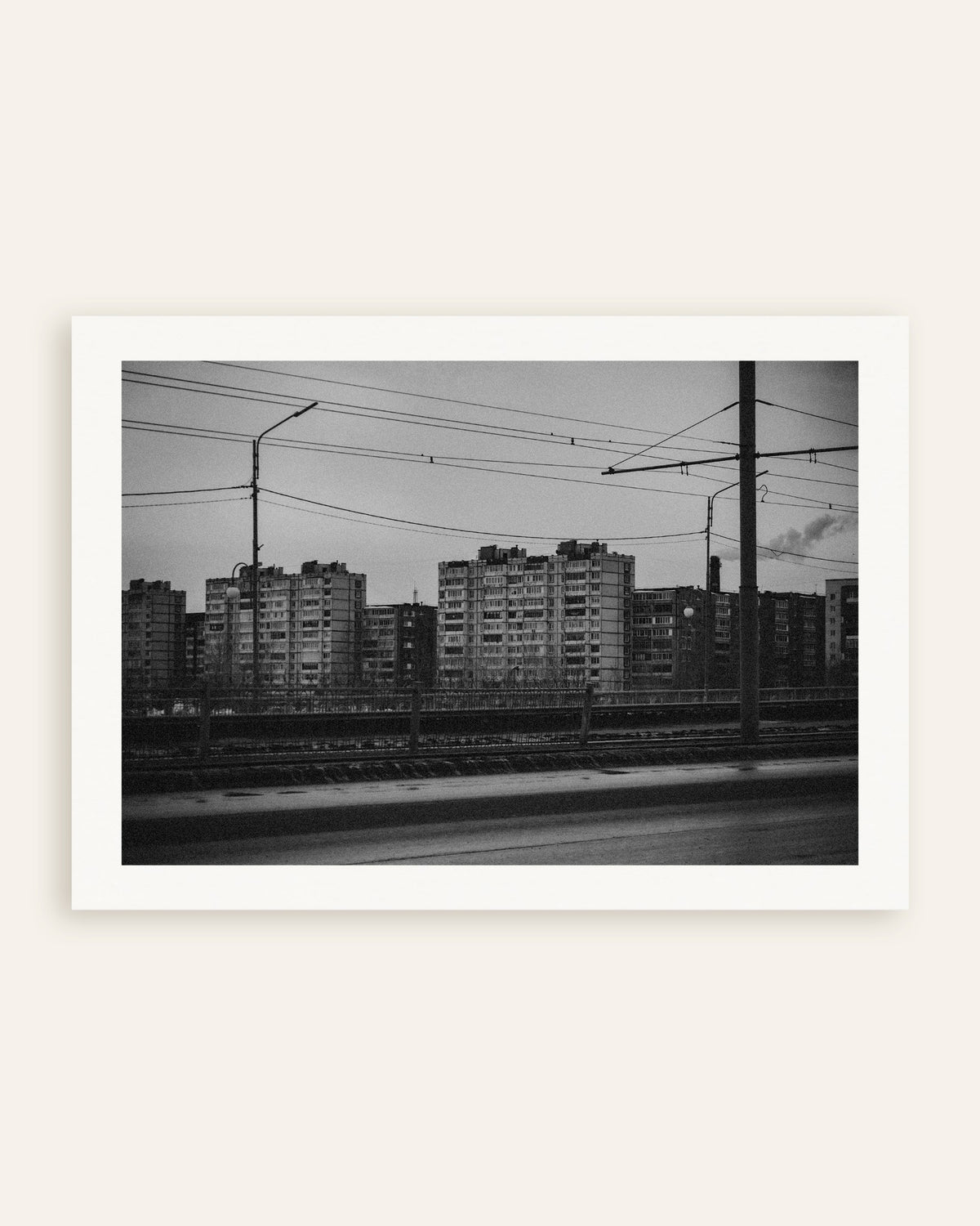 Affiche « Immeubles au-delà des lignes du tramway », vignette