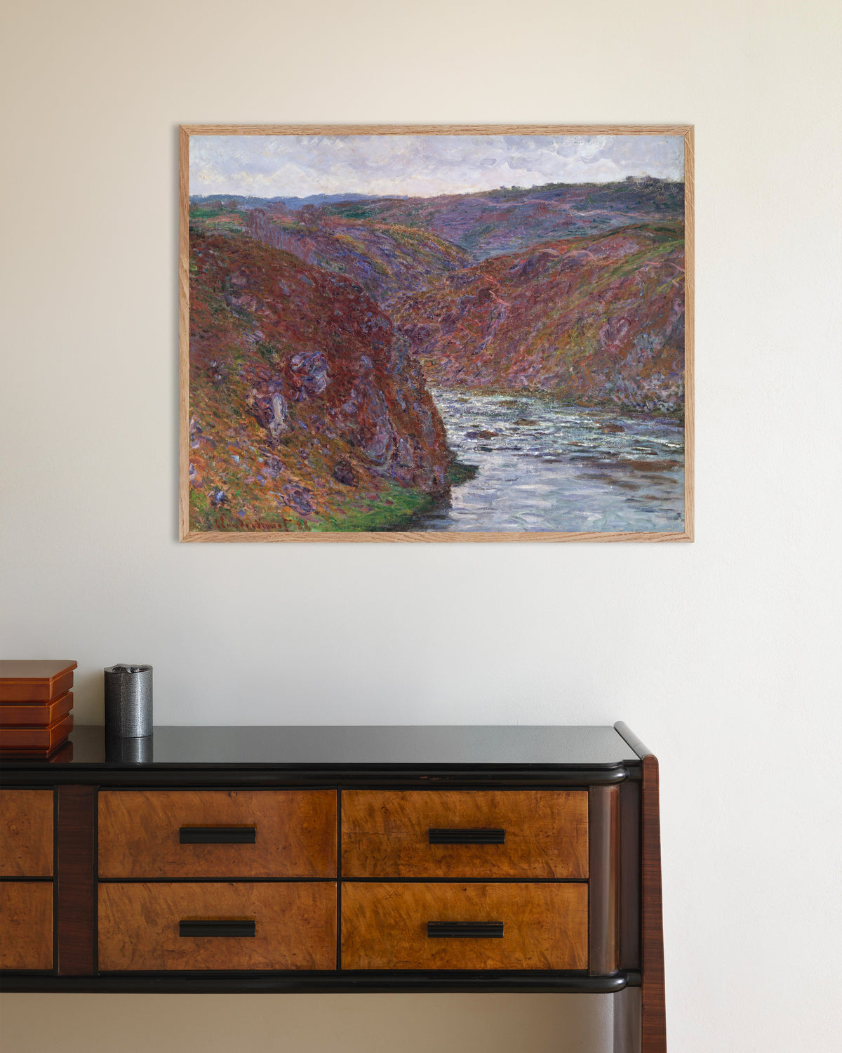 Affiche La Vallée de la Creuse, temps gris (1889) de Claude Monet, avec un cadre en bois naturel